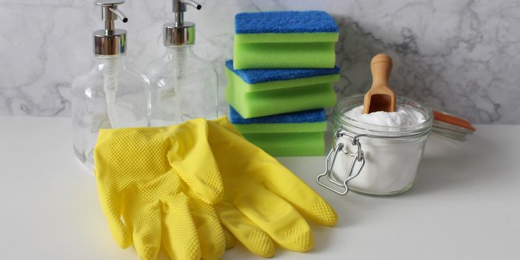 DIY Alternatives To Save Money On Home Cleaning Supplies